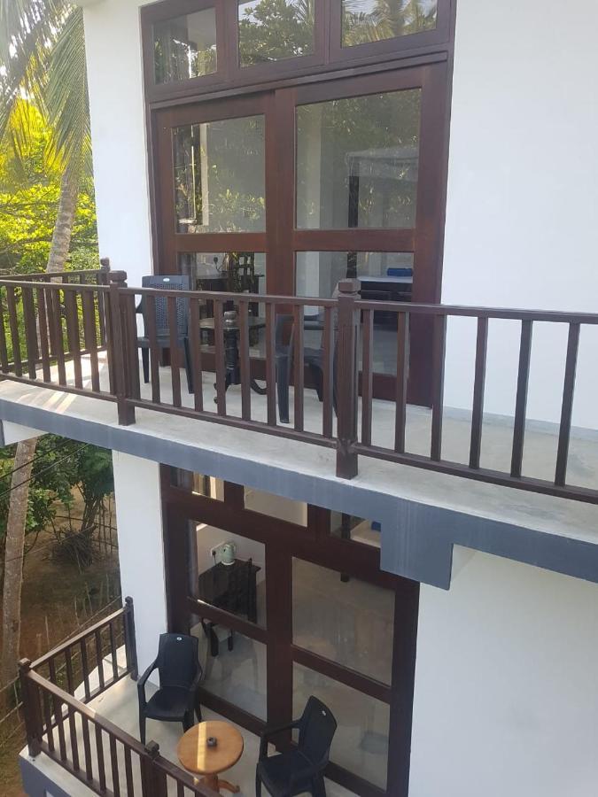 Waves Hiri Dickwella Exterior foto